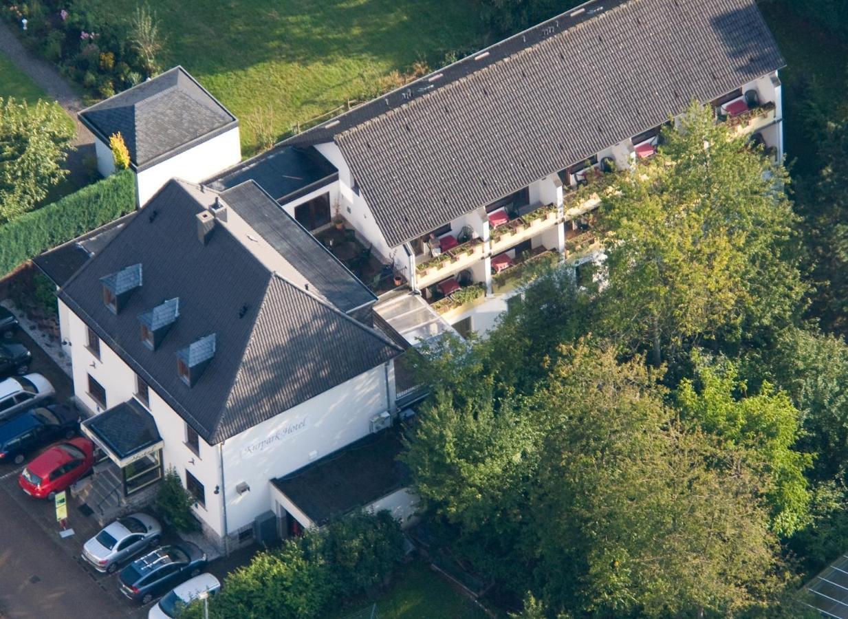 Kurparkhotel-Gemuend エクステリア 写真
